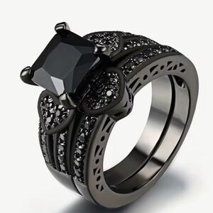 Elegant Black Ring with Gemstone Size 8